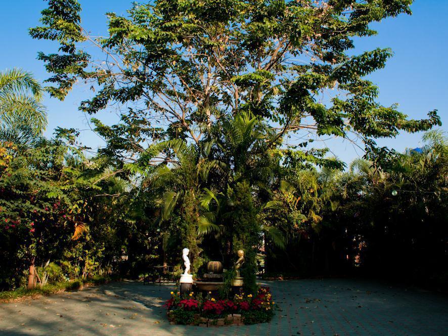 Baan Puang Petch Hotel Chiang Mai Bagian luar foto
